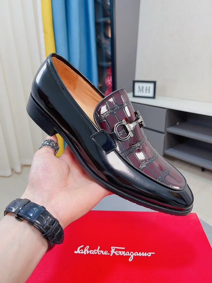 Men's shoes💰500🌸🌸[Ferragamo] Ferragamo's top men's business leather shoes💯Original copy of the official website, the upper is made of imported official website 1:1 material🍁Italian embossed cowhide🇮🇹Imported water-dyed leather lining. It’s definitely not made with ordinary craftsmanship, it’s the model used by celebrities! The factory’s craftsmanship is designed to create the most perfect shoes for trendy men! Code number 38-44 (45 can be customized)